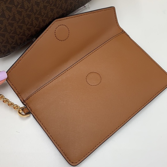 MICHAEL KORS BROWN SIGNATURE COLOR 
Maisie Medium Pebbled Leather 2in-1 BackpacK - Picture 8 of 16